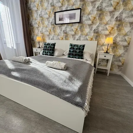 B&B Center *