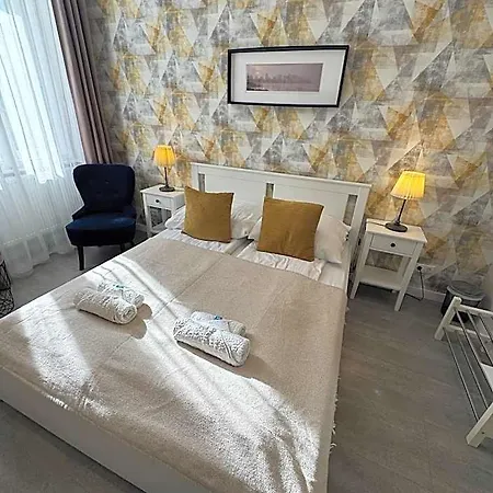 Center Nocleg ze śniadaniem 3*
